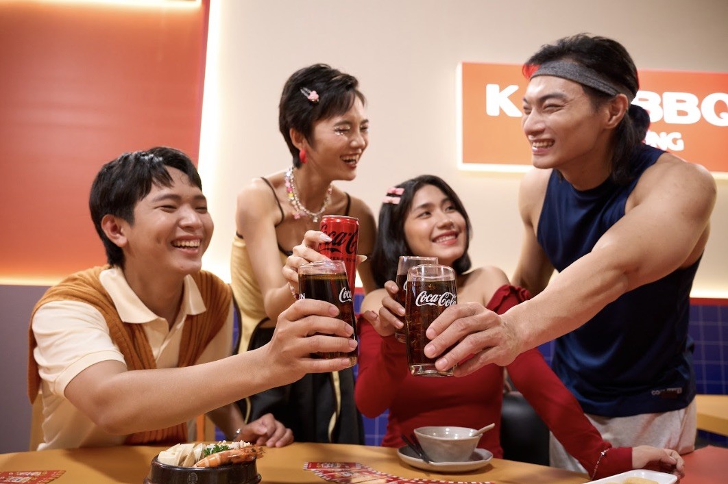 Từ bàn ăn đến bàn game, Goldsun Food và Coca-Cola mang đến trải nghiệm ăn uống độc đáo cho thực khách