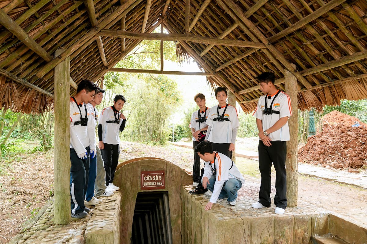 Từ quảng cáo đến trải nghiệm: Nghệ thuật lồng ghép thương hiệu trong “2 Ngày 1 Đêm”
