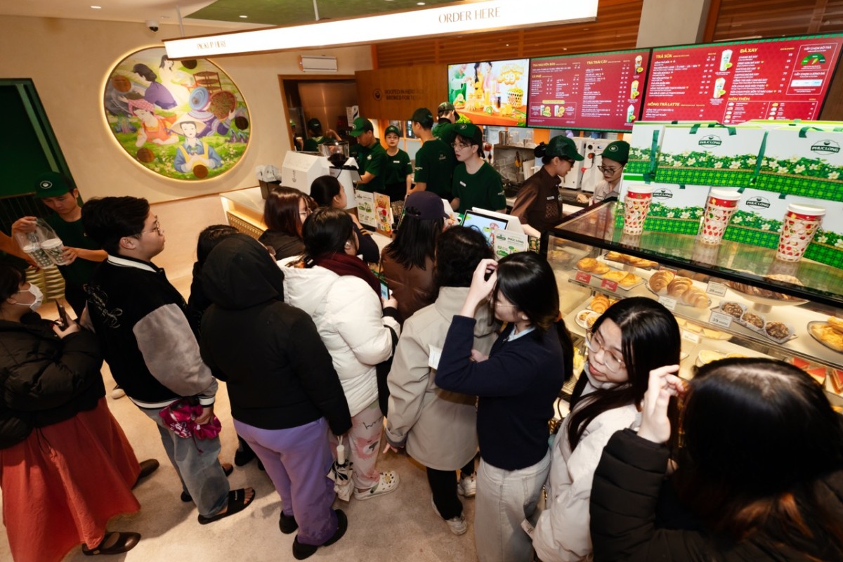 Khai trương flagship đầu tiên tại Hà Nội, Phúc Long thu hút giới trẻ đến trải nghiệm trà Việt