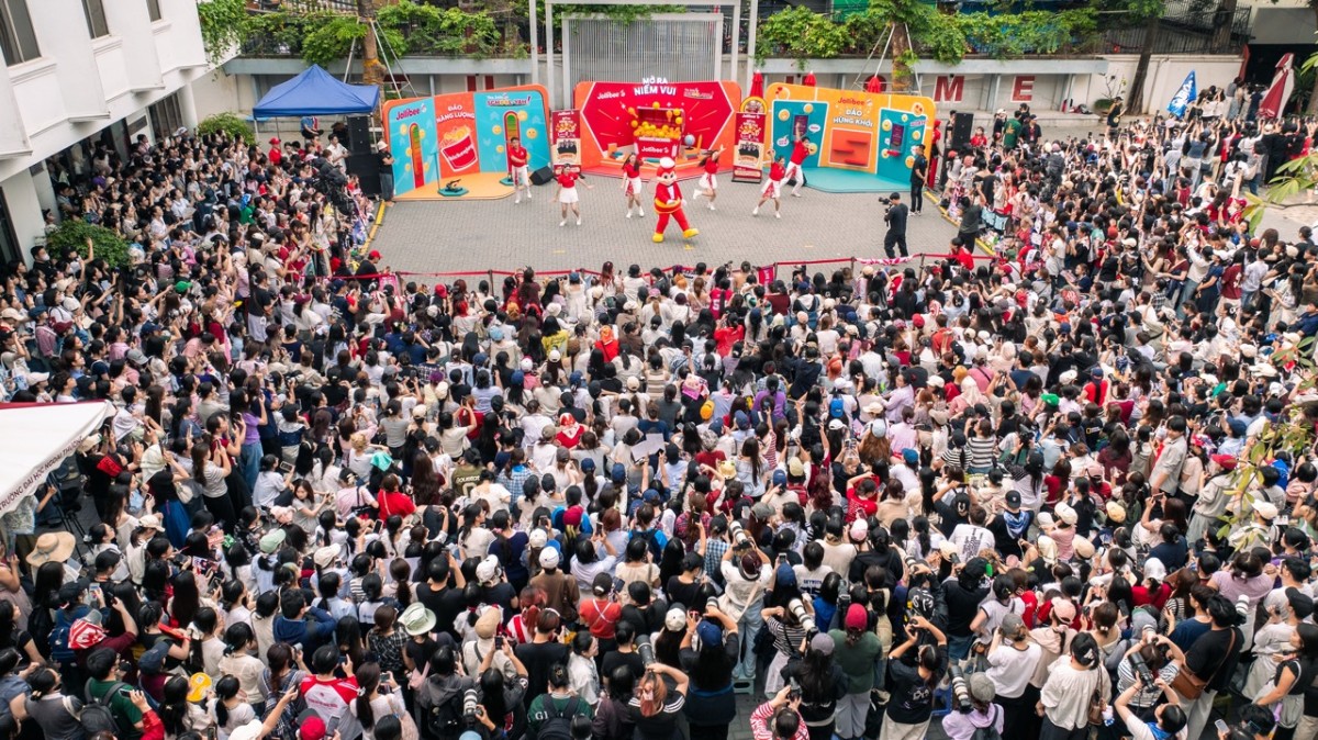 Jollibee lan tỏa niềm vui học đường đến gần 400 trường học qua hành trình “The Jolly School – Yah!”