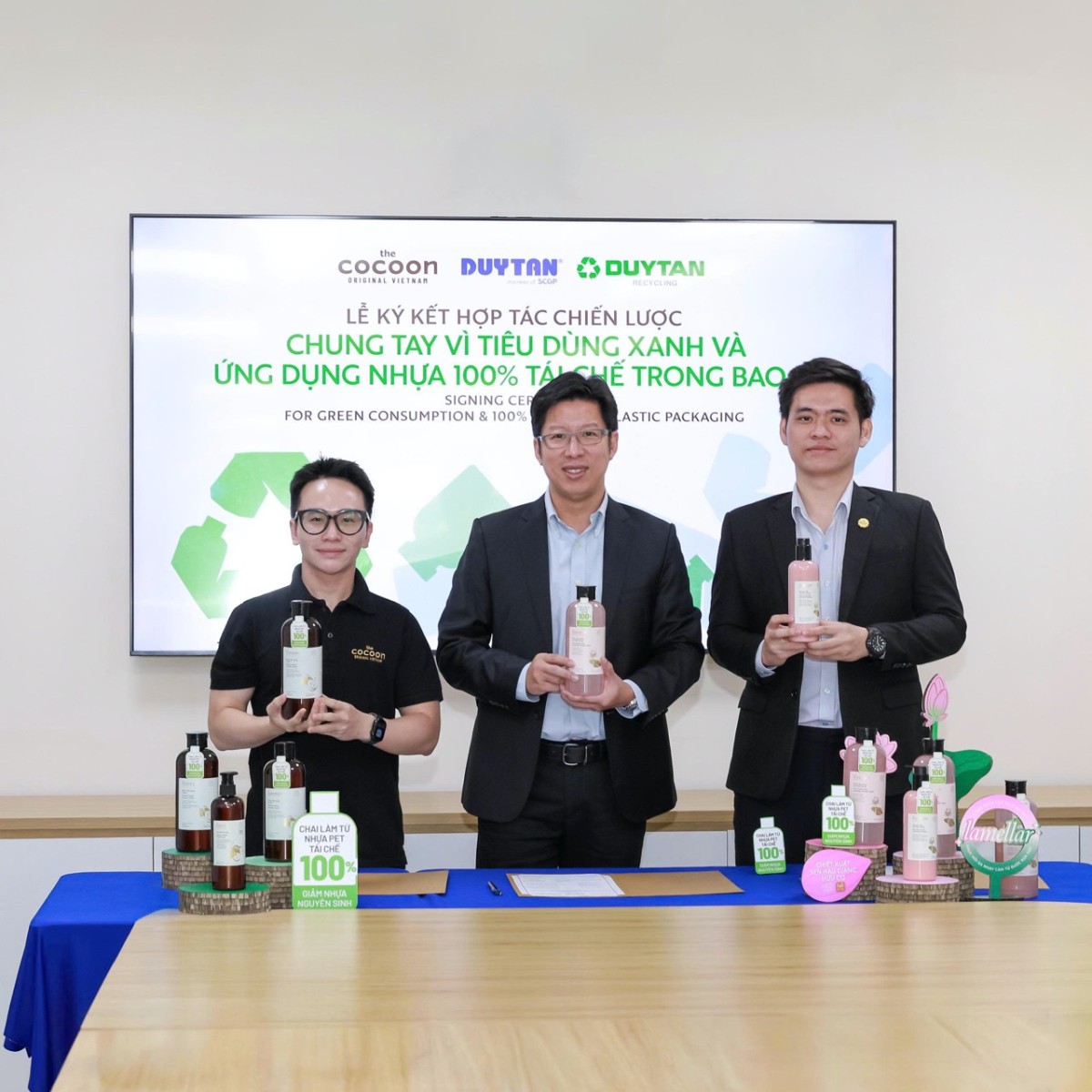 Mỹ phẩm Cocoon và hành trình giảm nhựa nguyên sinh: Từ những cải tiến nhỏ đến bao bì tái chế 100%