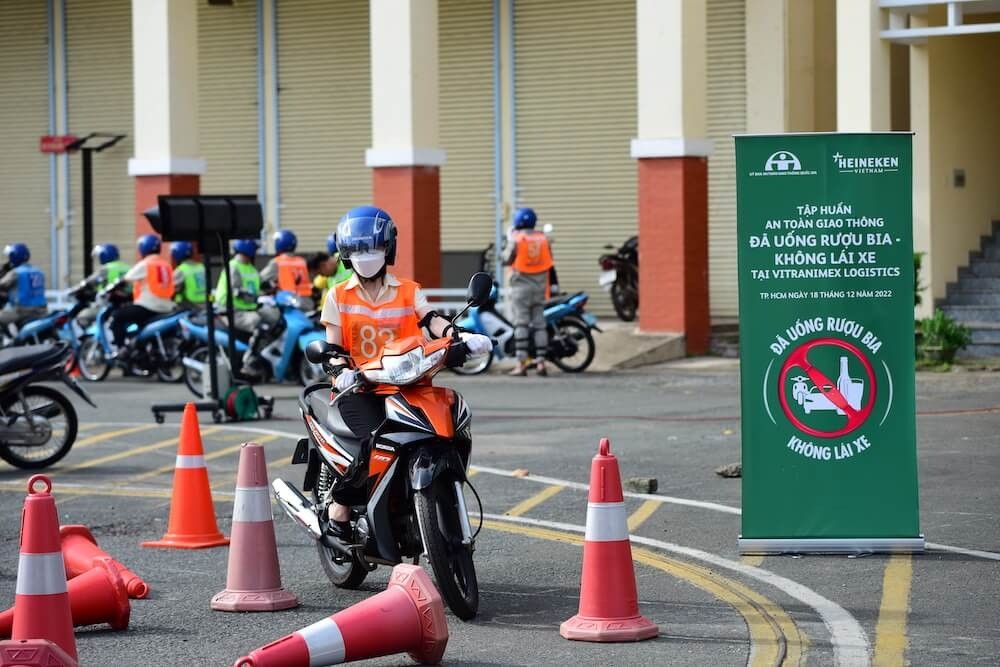 “When You Drive, Never Drink”: Hành trình gần 1 thập kỷ kêu gọi uống có trách nhiệm