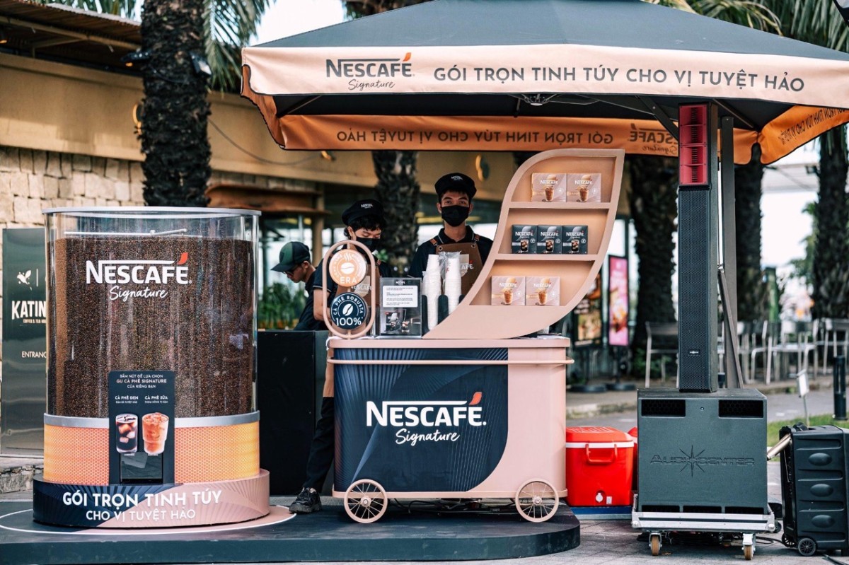 “Sao không đi cà phê tại nhà?”: Cách NESCAFÉ Signature khai thác insight quen thuộc thành chiến dịch sáng tạo khác biệt