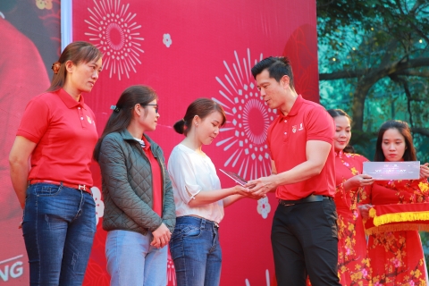Về nhà ăn Tết, Gắn kết như rồng