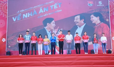 Về nhà ăn Tết, Gắn kết như rồng