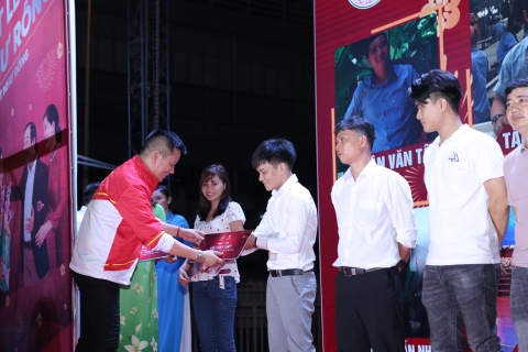 Về nhà ăn Tết, Gắn kết như rồng