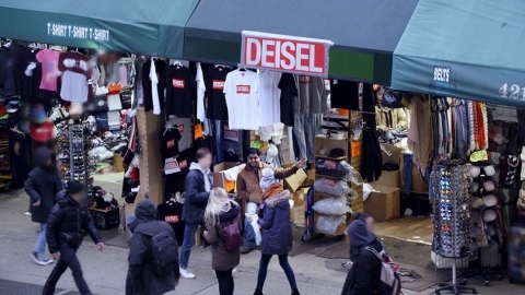 Deisel, Go with the Fake: Nhà mốt Ý bán hàng nhái?