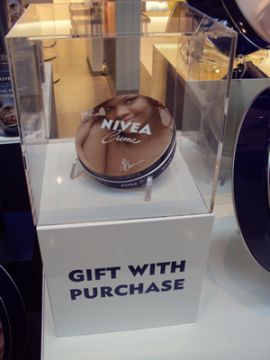 NIVEA: 100 năm thấu hiểu làn da