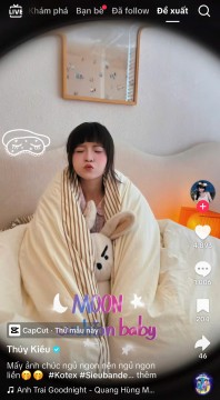 “Anh Trai Goodnight” và cú bắt tay dịu dàng cùng idol nam cho fan nữ ngày “đèn đỏ”