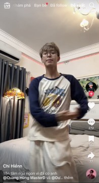 “Anh Trai Goodnight” và cú bắt tay dịu dàng cùng idol nam cho fan nữ ngày “đèn đỏ”