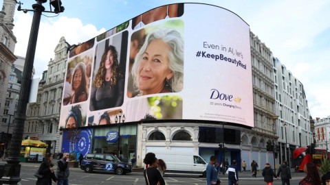“Real Beauty” trong thời đại công nghệ: Một tầm nhìn, nhiều cuộc chiến mới