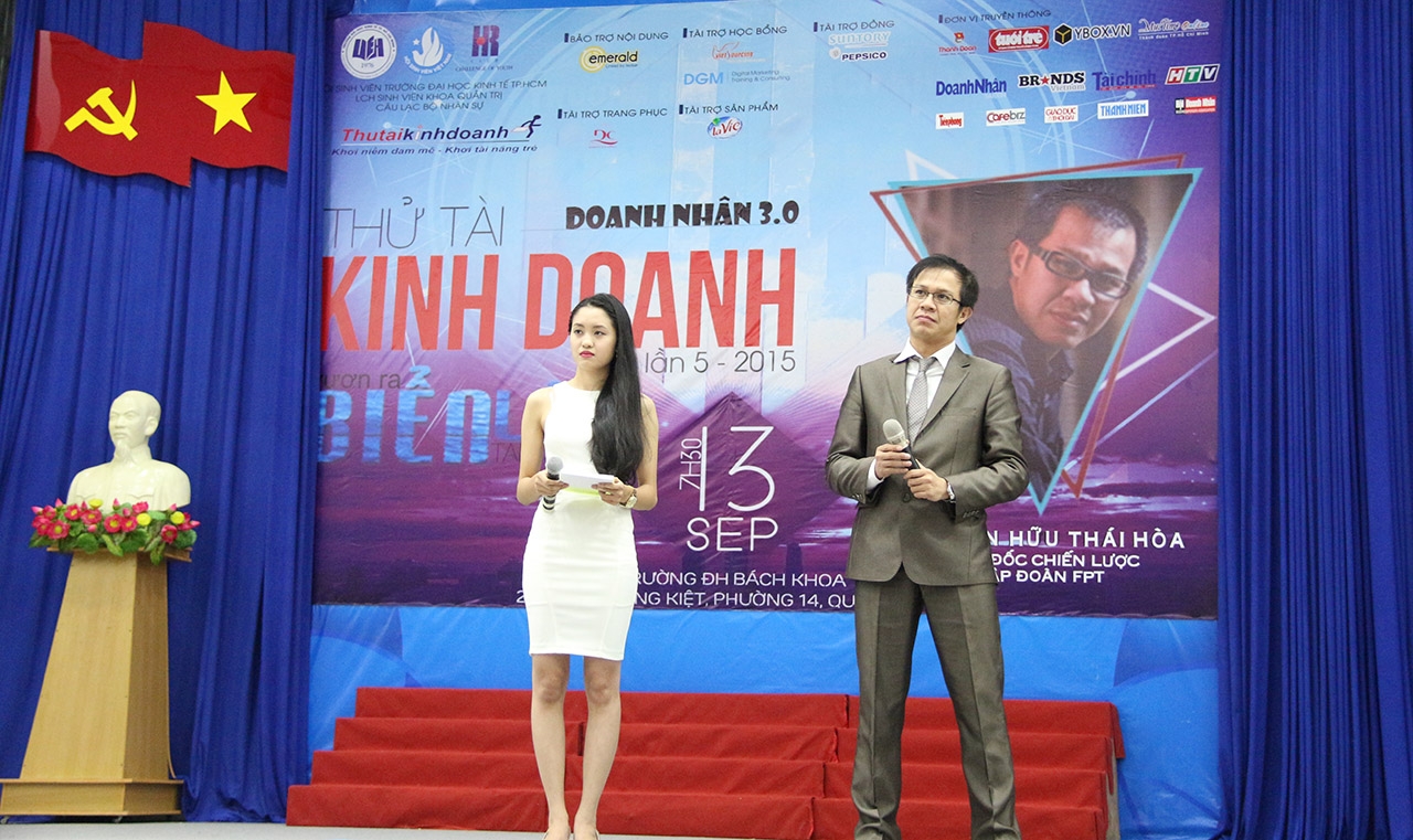 Xoay quanh talkshow Vươn ra biển lớn