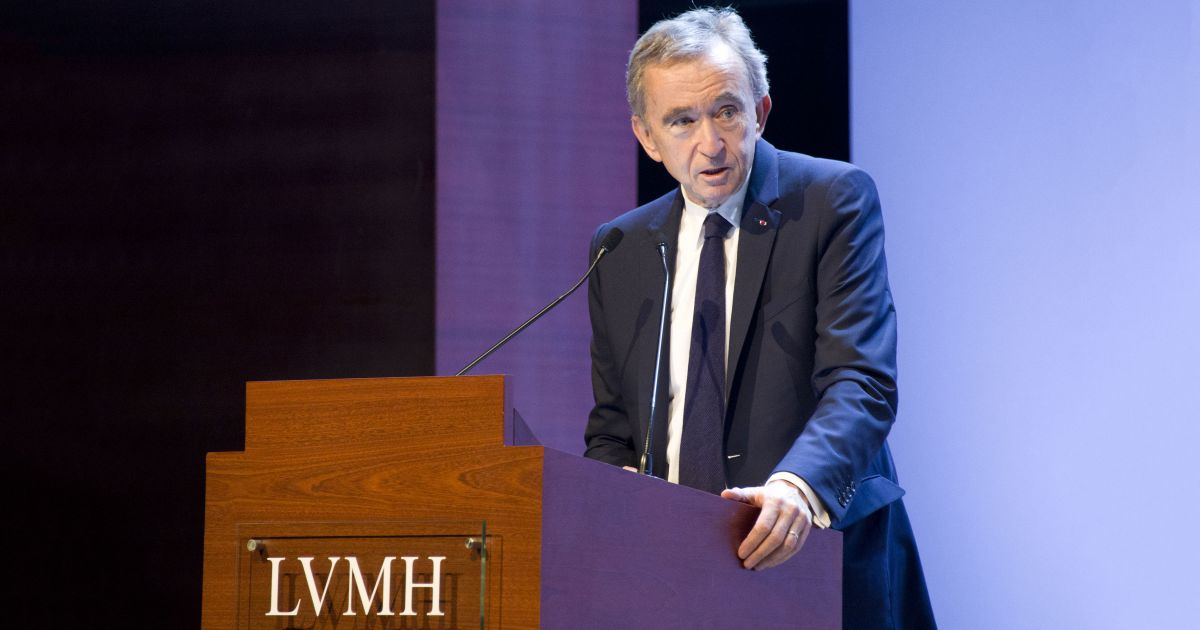 Đại gia hàng hiệu LVMH sản xuất nước rửa tay khử trùng