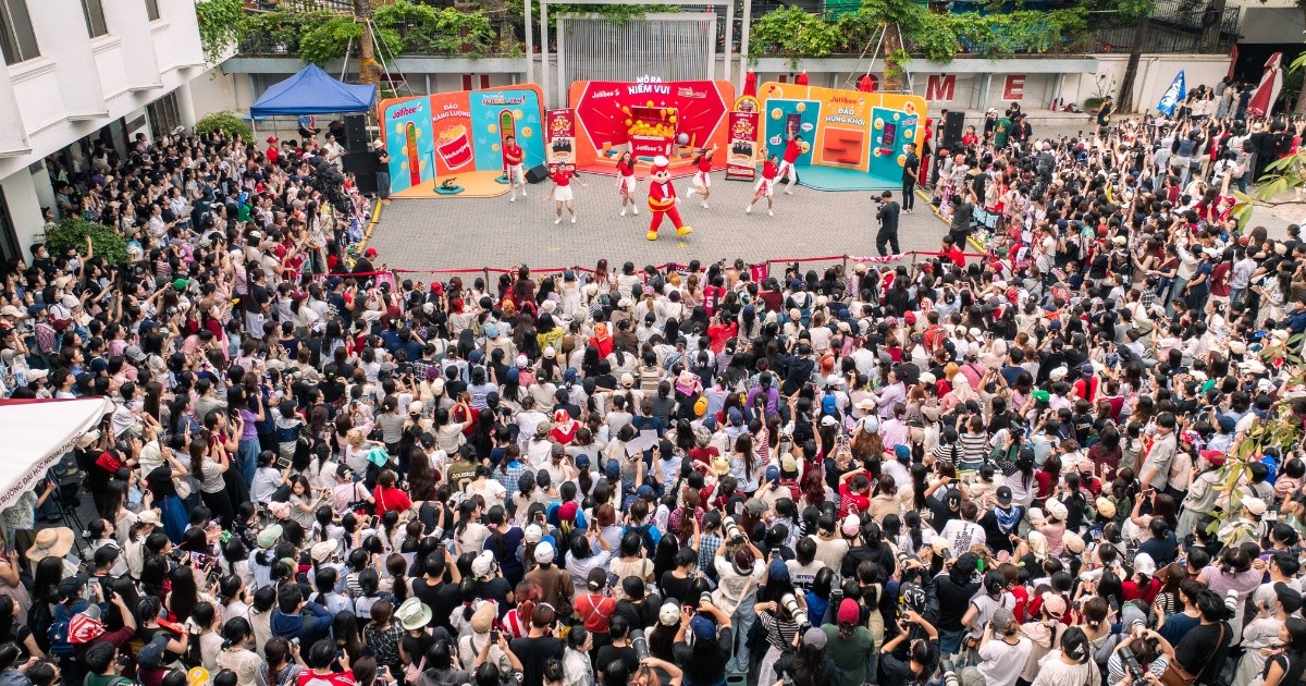 Jollibee lan tỏa niềm vui học đường đến gần 400 trường học qua hành trình “The Jolly School – Yah!”