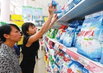 Cũng đành gia công cho đối thủ