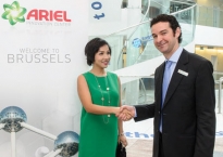 Ariel chính thức thách thức vết bẩn