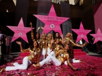 Làm thế nào Victoria’s Secret trở thành thương hiệu đồ lót nổi tiếng nhất thế giới