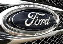Poster quảng cáo xe Ford gây “cuồng phong” ở Ấn Độ