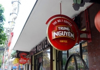 Cá lớn phải quẫy sóng to