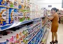 Giảm giá sữa: Không chỉ dừng ở kiểm soát giá