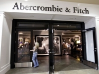 Bước đi mới của hãng thời trang già cỗi và đắt đỏ Abercrombie & Fitch