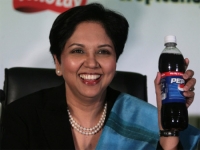 Vì sao CEO của PepsiCo được trả lương hơn 13 triệu USD?