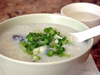 Cháo ăn liền: Món ngon mới của FMCG