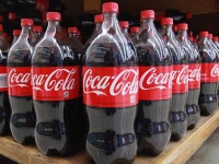 Xếp hàng chờ in tên lên lon Coca ở Sài Gòn