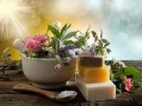 Thị trường mỹ phẩm: Nội-ngoại đều về với thiên nhiên