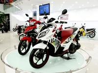 Thị trường xe máy: Cạnh tranh trong thế khó