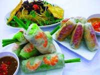 Lợi thế nào cho đồ ăn nhanh thương hiệu Việt?