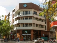 Starbucks khai trương cửa hàng thứ 6