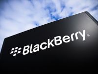 BlackBerry có thể ngừng sản xuất smartphone năm 2016?