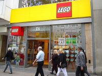 Đồ chơi Lego: Sức hấp dẫn đến kỳ lạ bất chấp thời gian