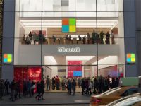 Thay vì công kích, Microsoft bất ngờ lấy lòng Apple trước kỳ lễ giáng sinh