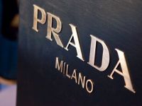 Ông chủ Prada đang gặp hạn như thế nào?
