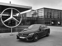 Mercedes-Benz bán xe hạng sang trên Instagram như thế nào?