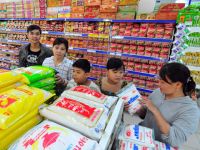 Cạnh tranh khốc liệt từ hàng tiêu dùng nhanh