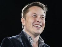 Elon Musk: Từ đứa trẻ bị bắt nạt trở thành CEO quyền lực
