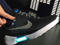 Nike sắp tung ra giày thông minh tự buộc dây