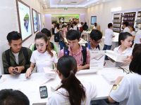 Cuộc lấn sân trong phân phối hàng công nghệ