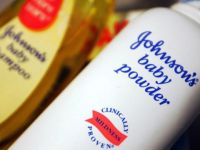 Johnson&Johnson “lún sâu” vào khủng hoảng phấn rôm