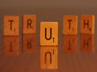 Luận bàn về “universal human truth”