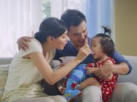 Người thứ 3 - Phim quảng cáo gây xúc động cho hàng triệu ông bố, bà mẹ Việt