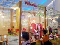 Người Thái hào hứng với hàng Việt