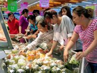 Nhộn nhịp mua sắm đầu năm