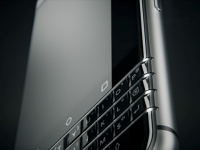 BlackBerry sẽ trở lại với smartphone bàn phím cứng