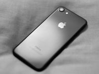 [Infographic] iPhone 10 tuổi và các con số đáng chú ý