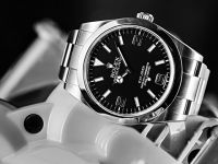 Rolex đứng trước mối nguy Apple Watch Hermès