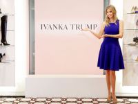 Nhiều hãng bán lẻ kẹt giữa “hai luồng đạn” vì bán đồ của ái nữ Tổng thống Donald Trump